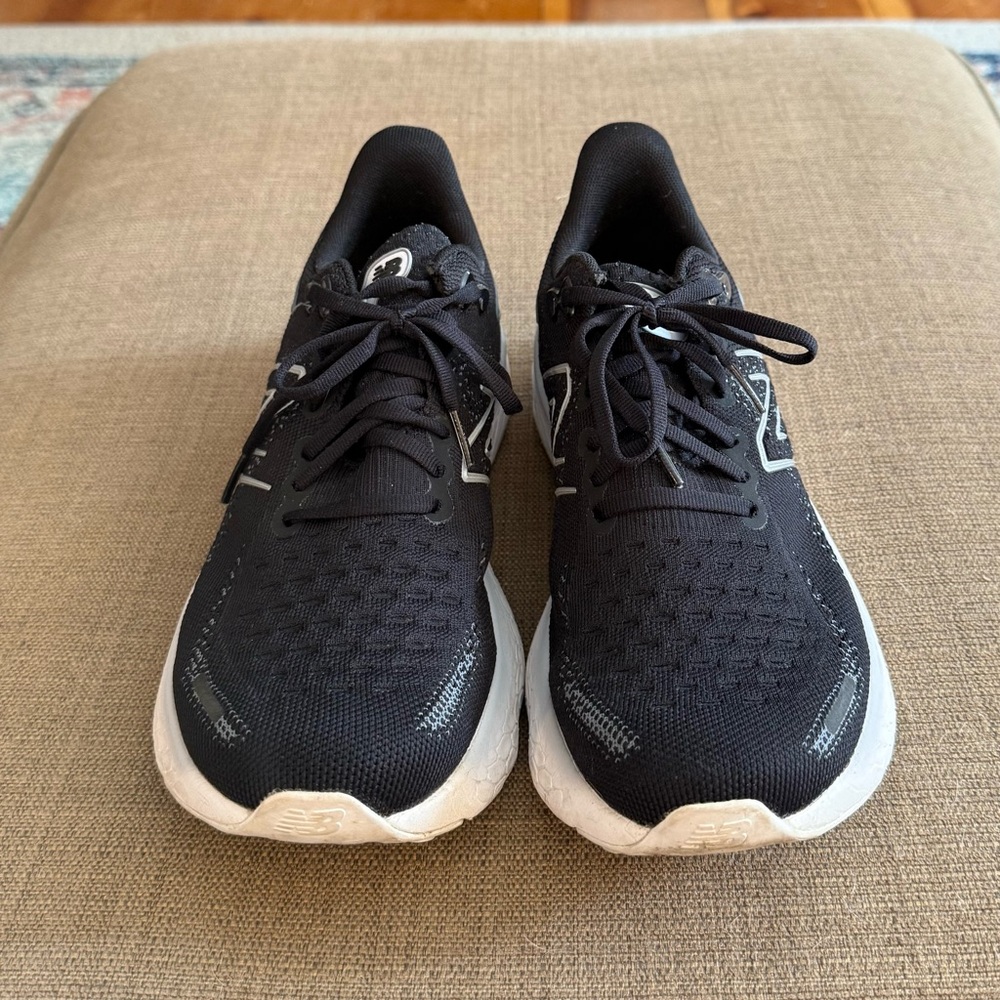 Women’s New Balance Fresh Foam 1080v12, Black, Size 10 - Picture 2 of 8